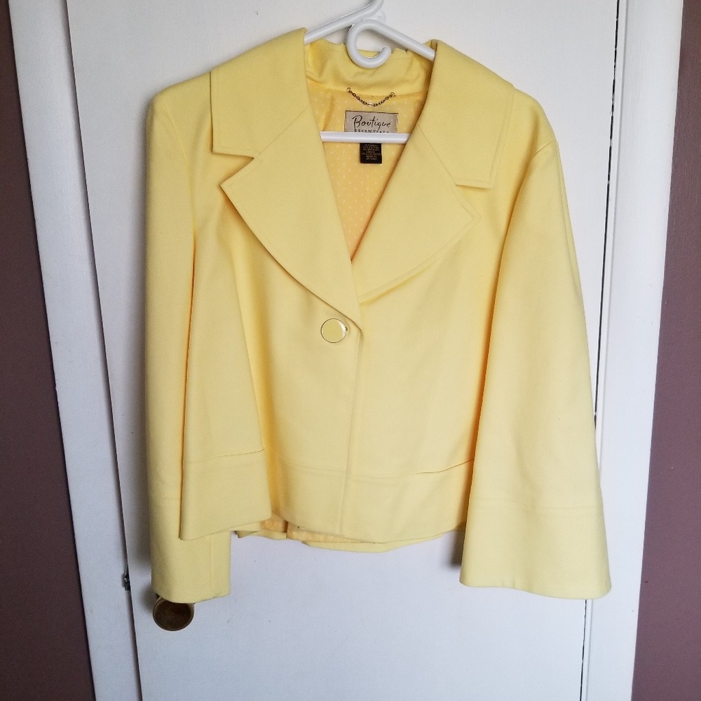 Beautiful Spring yellow jacket